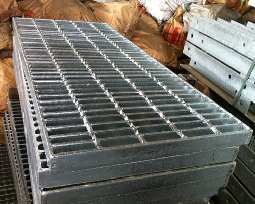 Nắp đậy mương tho&aacute;t nước